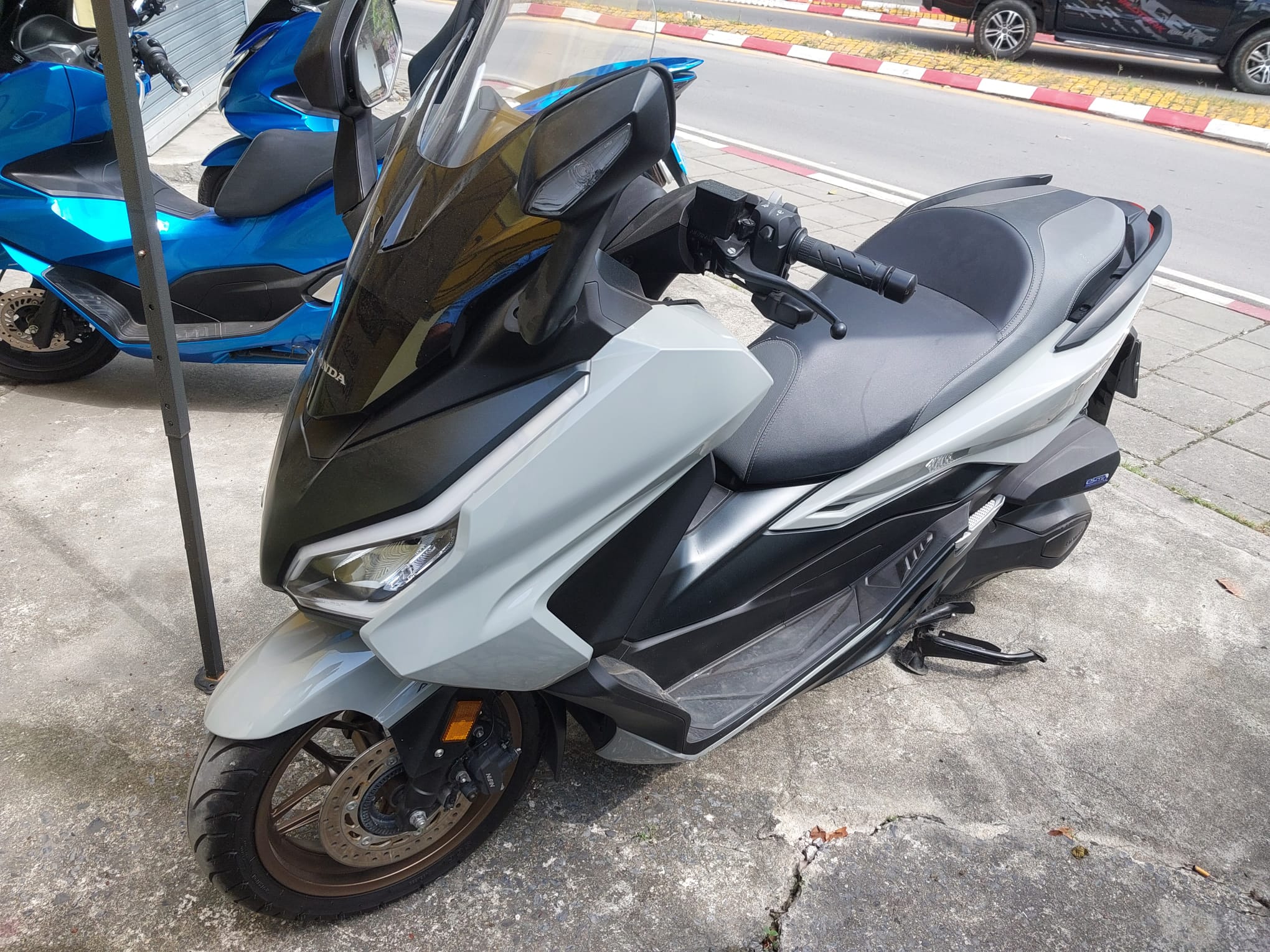 Honda Forza 350